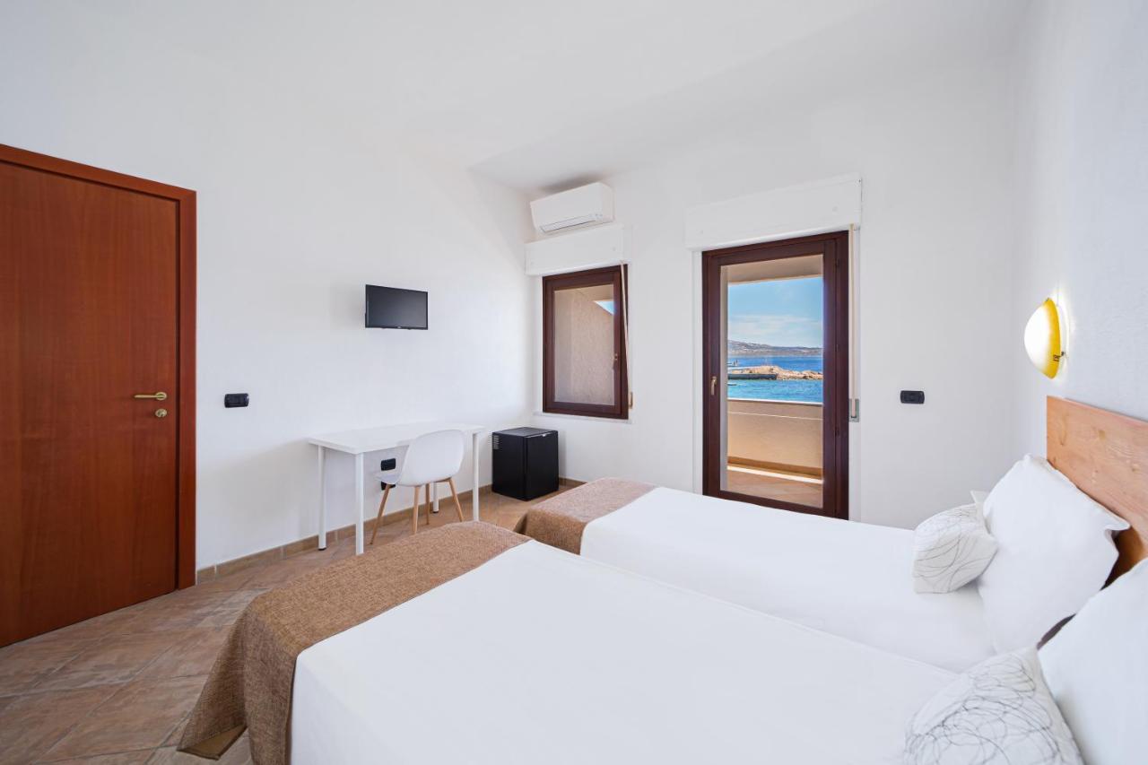 Il Gabbiano Hotel La Maddalena  Buitenkant foto