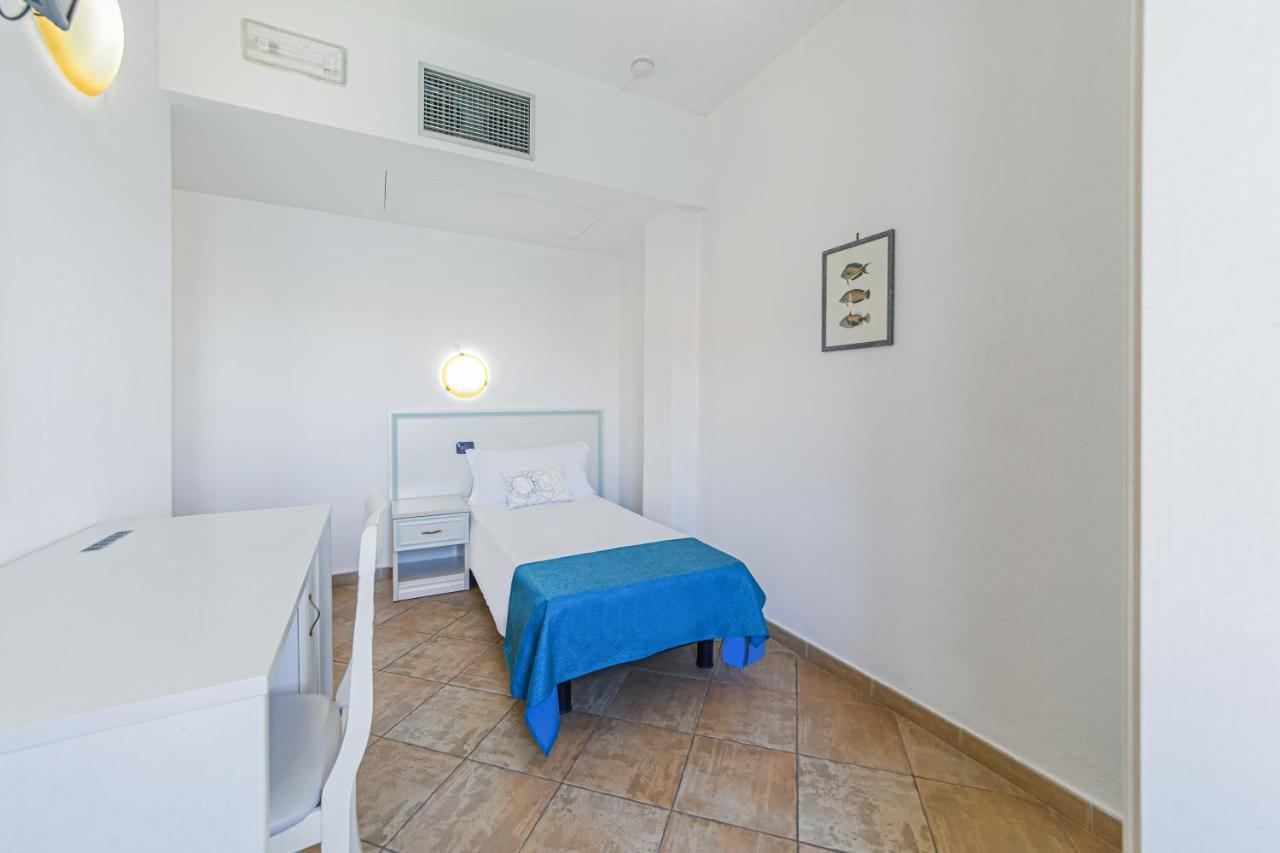 Il Gabbiano Hotel La Maddalena  Buitenkant foto