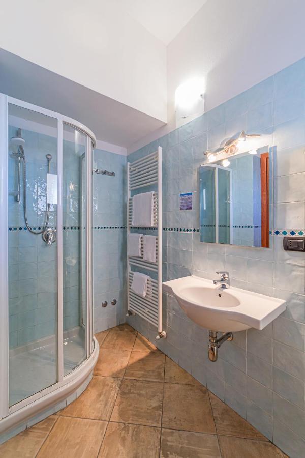 Il Gabbiano Hotel La Maddalena  Buitenkant foto