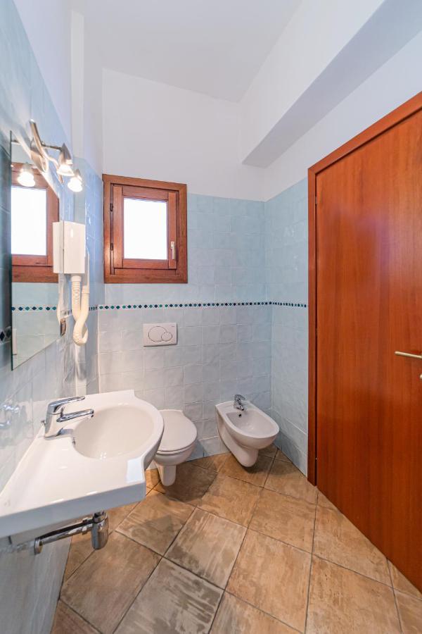 Il Gabbiano Hotel La Maddalena  Buitenkant foto
