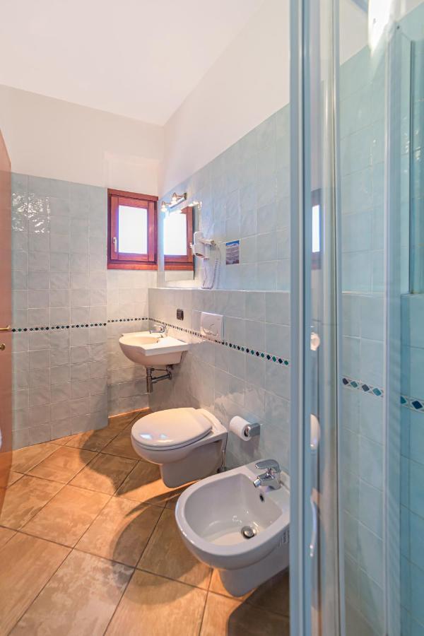Il Gabbiano Hotel La Maddalena  Buitenkant foto