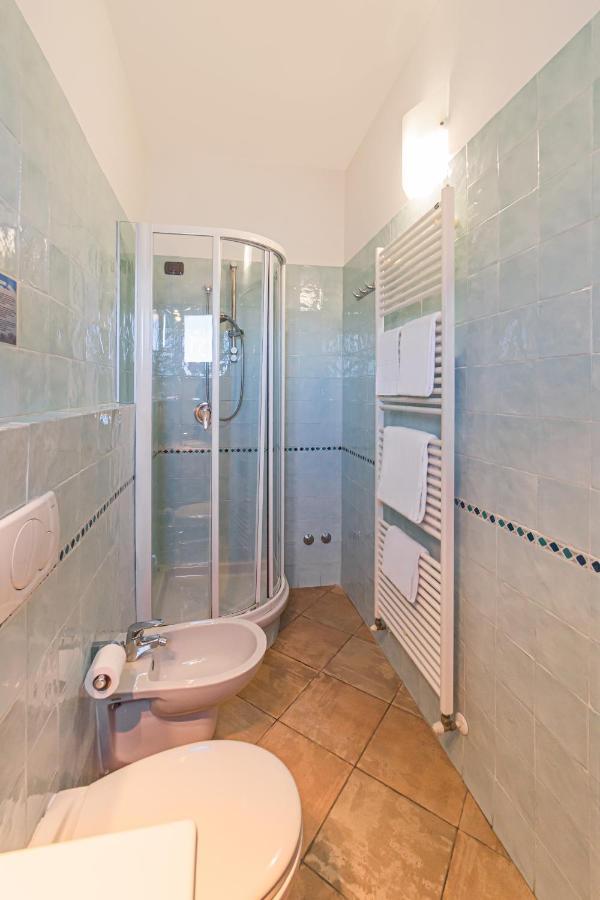 Il Gabbiano Hotel La Maddalena  Buitenkant foto