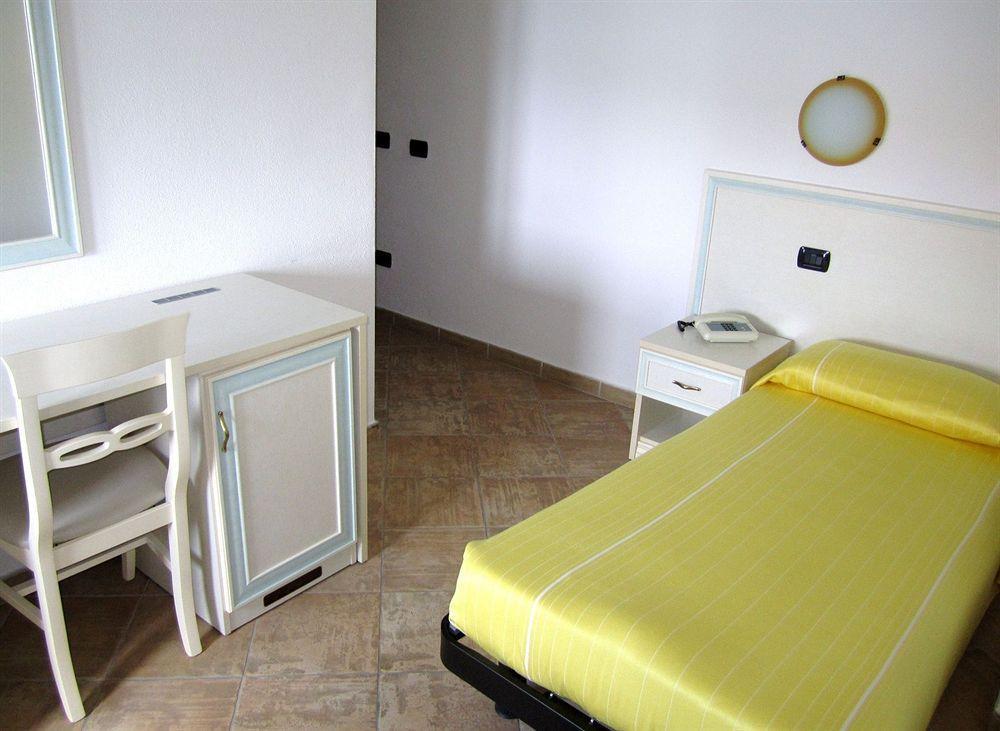 Il Gabbiano Hotel La Maddalena  Buitenkant foto